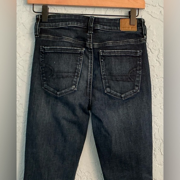 American Eagle Outfitters Dark Blue Hi-Rise Jegging Distressed Jean - Picture 5 of 9